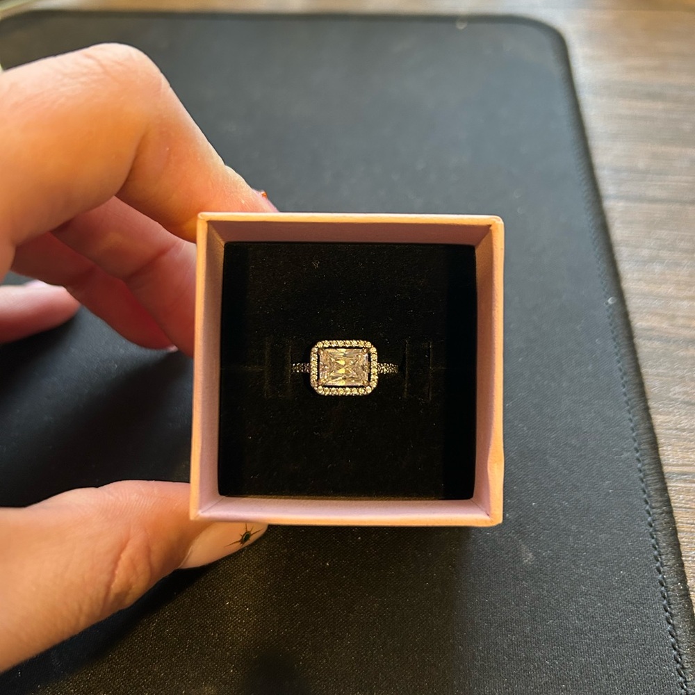 Pandora East West Ring